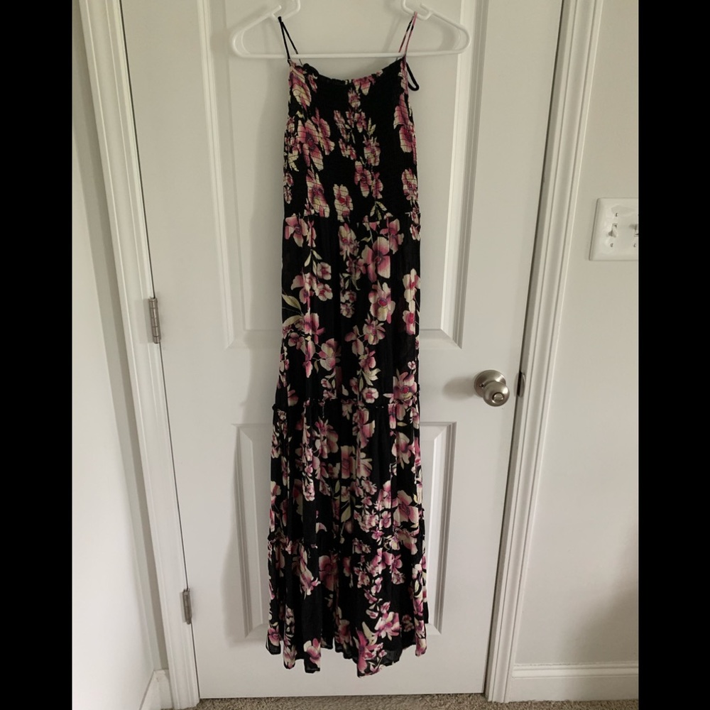 ❤️ 3/$15 BUNDLE and SAVE!❤️ long maxi dress